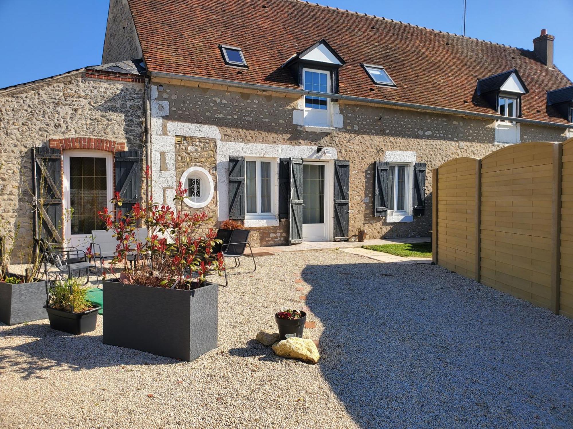 Bed and Breakfast La Petite Folie Eole-en-Beauce Esterno foto